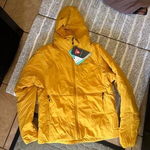 MARMOT YELLOW JACKET SIZE LARGE NEW WITH TAGS